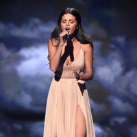 Selena Gomez durante su actuación en los American Music Awards 2014
