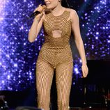 Jessie J durante su actuación en los American Music Awards 2014