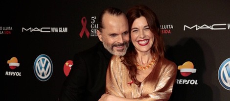 Miguel Bosé y Raquel Sánchez Silva en una gala benéfica contra el Sida en Barcelona