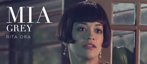 Rita Ora caracterizada como Mia Grey en 'Cincuenta Sombras de Grey'