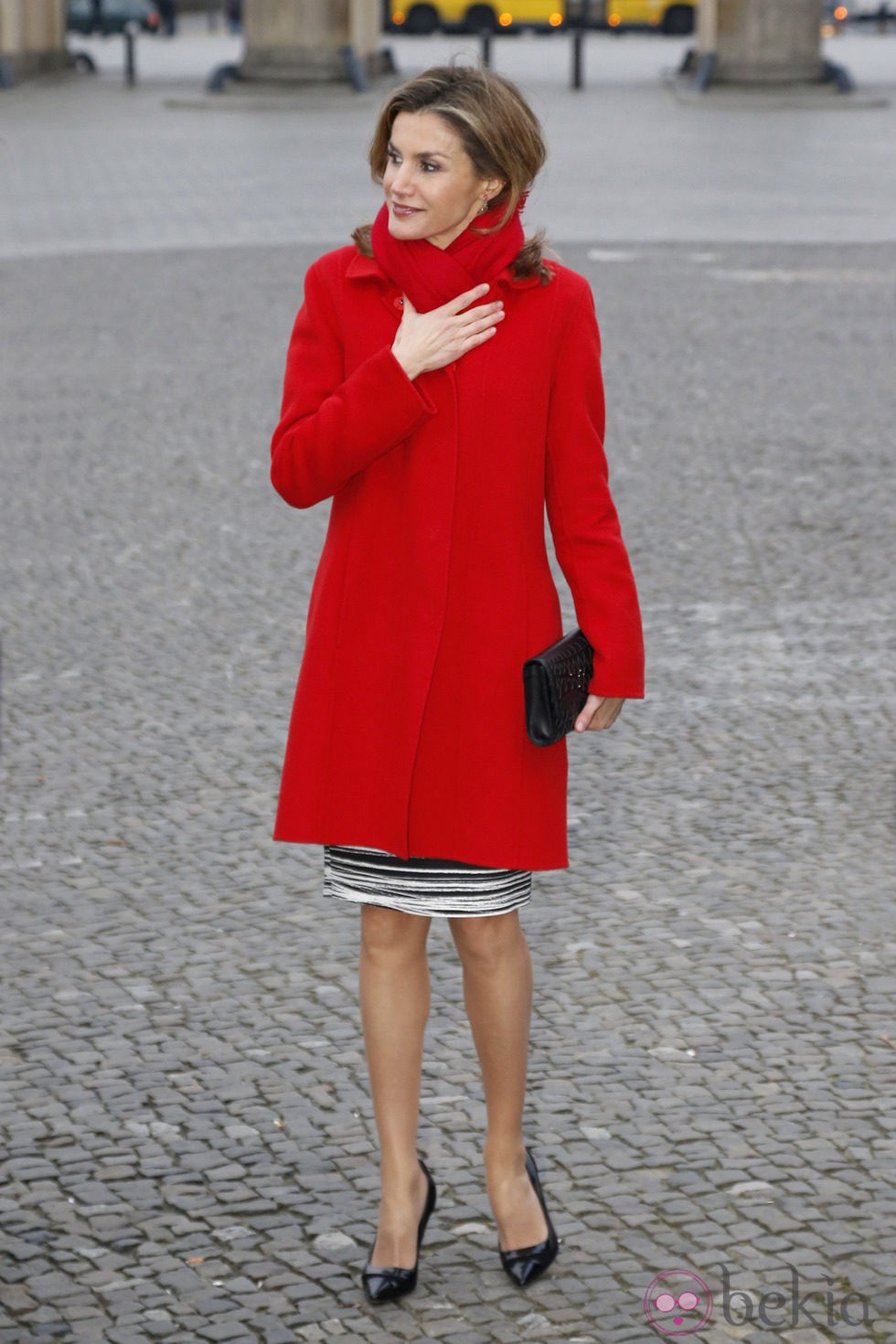 La Reina Letizia en la puerta de Brandeburgo en su primer viaje a Alemania como Reina