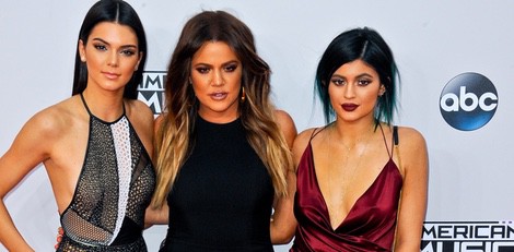 Kendall Jenner, Kylie Jenner y Khloe Kardashian en los American Music Awards 2014