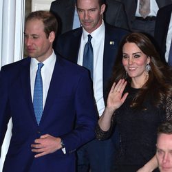 El Príncipe Guillermo y Kate Middleton salen de una cena de la asociación Amigos Americanos de la Fundación Real en Nueva York