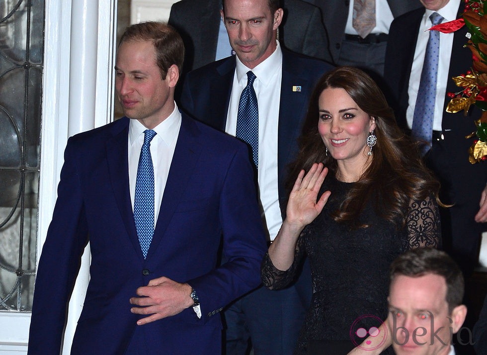 El Príncipe Guillermo y Kate Middleton salen de una cena de la asociación Amigos Americanos de la Fundación Real en Nueva York