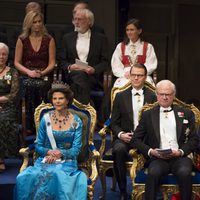 Los Reyes de Suecia y los Príncipes Victoria y Daniel en los Nobel 2014