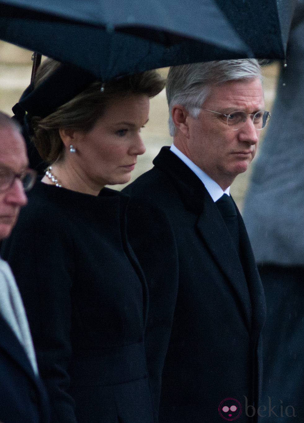 Los Reyes Felipe y Matilde de Bélgica antes del funeral de la Reina Fabiola