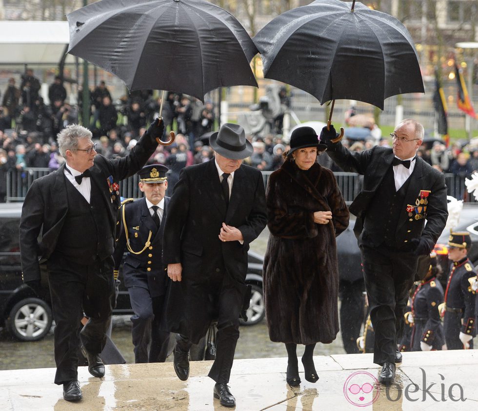 Los Reyes de Suecia en el funeral de Fabiola de Bélgica