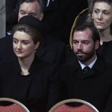 Guillermo y Estefanía de Luxemburgo y la Princesa Sibilla en el funeral de Fabiola de Bélgica