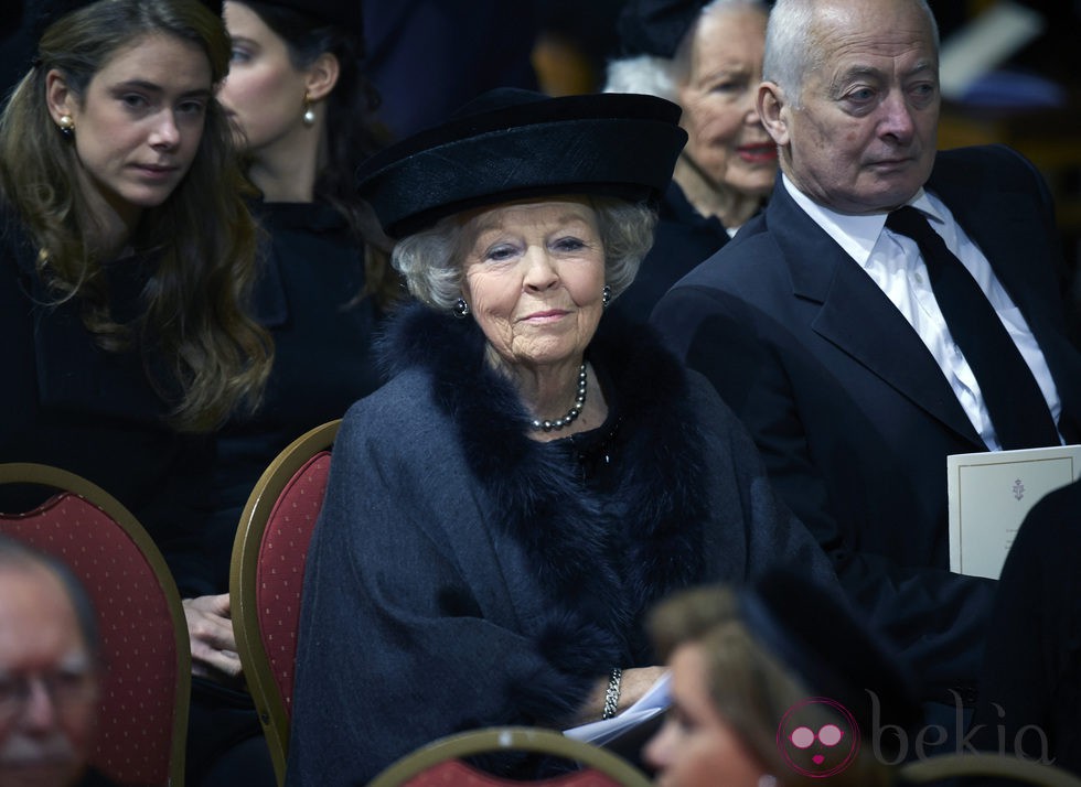 Beatriz de Holanda en el funeral de Fabiola de Bélgica