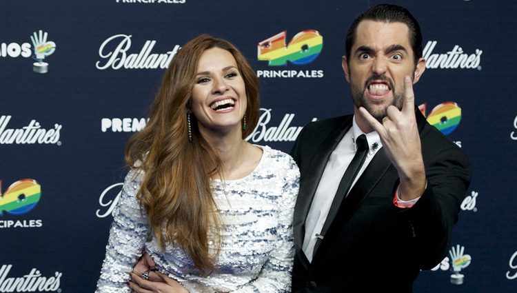 Elena Ballesteros y Dani Mateo en los Premios 40 Principales 2014