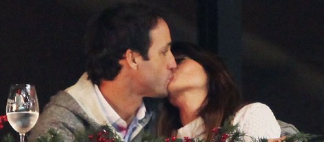 Álvaro Muñoz Escassi y Sonia Ferrer dándose un beso en el Concurso de Saltos de Casas Novas 2014