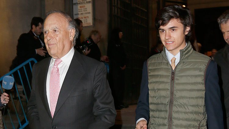 El Marqués de Griñón y su hijo Duarte en el funeral de la Duquesa de Alba en Madrid