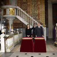 Los Reyes Juan Carlos y Sofía en el funeral de la Duquesa de Alba en Madrid