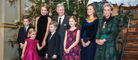 Los Reyes de Bélgica con sus hijos y las Princesas Astrid y Claire en el Concierto de Navidad 2014