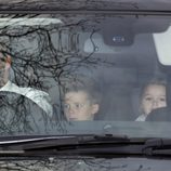 David y Victoria Beckham llegan con sus hijos a la boda de Elton John y David Furnish