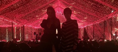 Khloe Kardashian y Kris Jenner muestran las luces de su fiesta de Navidad