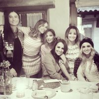 Paula Echevarría, Marta Hazas y su grupo de amigas disfrutan de una cena en Suances