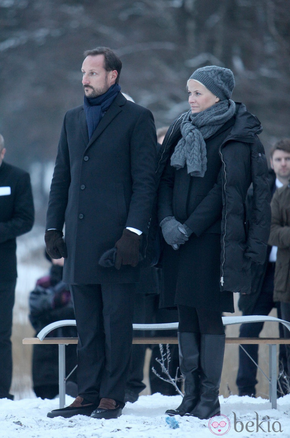 Los Príncipes Haakon y Mette-Marit de Noruega en una homenaje a las víctimas del tsunami de Tailandia