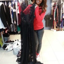Cristina Pedroche vuelve a lucir su vestido de Nochevieja en el programa 'Zapeando'