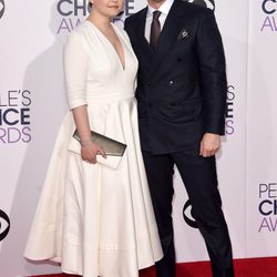 Ginnifer Goodwin y Josh Dallas en los People's Choice Awards 2015