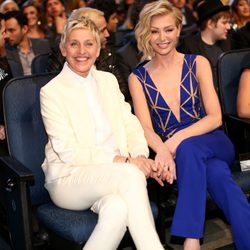 Ellen DeGeneres y Portia de Rossi en la gala de los People's Choice Awards 2015