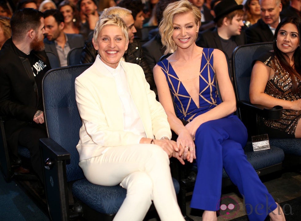 Ellen DeGeneres y Portia de Rossi en la gala de los People's Choice Awards 2015