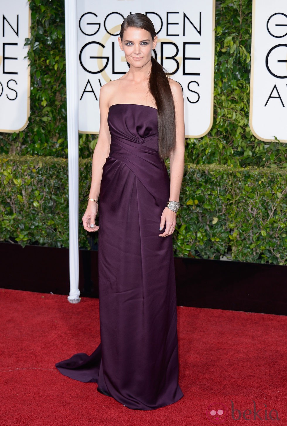 Katie Holmes en la alfombra roja de los Globos de Oro 2015