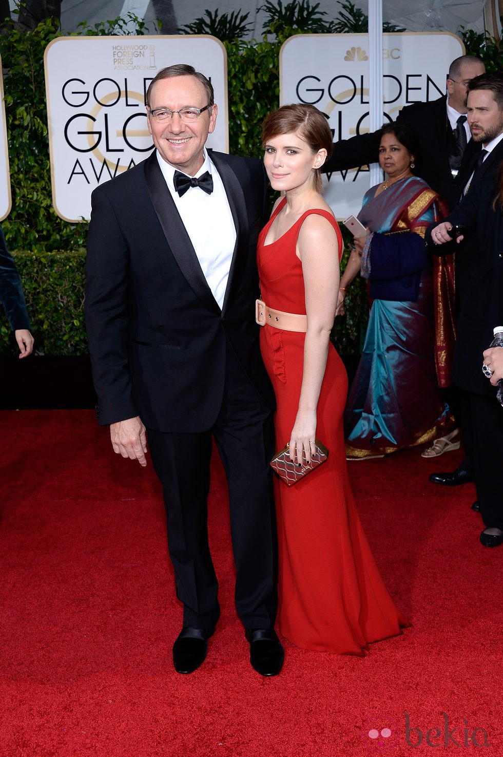 Kevin Spacey y Kate Mara en la alfombra roja de los Globos de Oro 2015