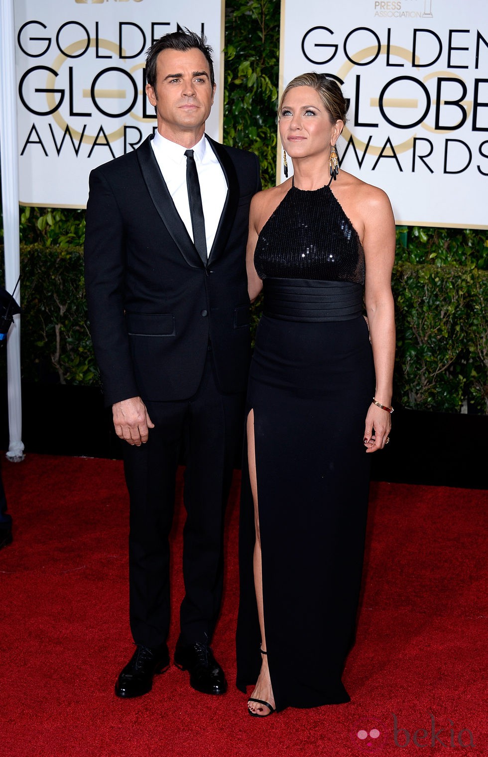 Justin Theroux y Jennifer Aniston en la alfombra roja de los Globos de Oro 2015