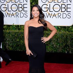 Gina Rodríguez en la alfombra roja de los Globos de Oro 2015