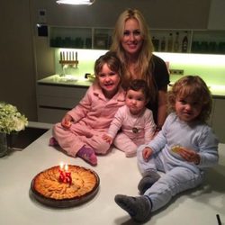 Carolina Cerezuela celebra su 35 cumpleaños con sus hijos Carla, Carlos y Daniela