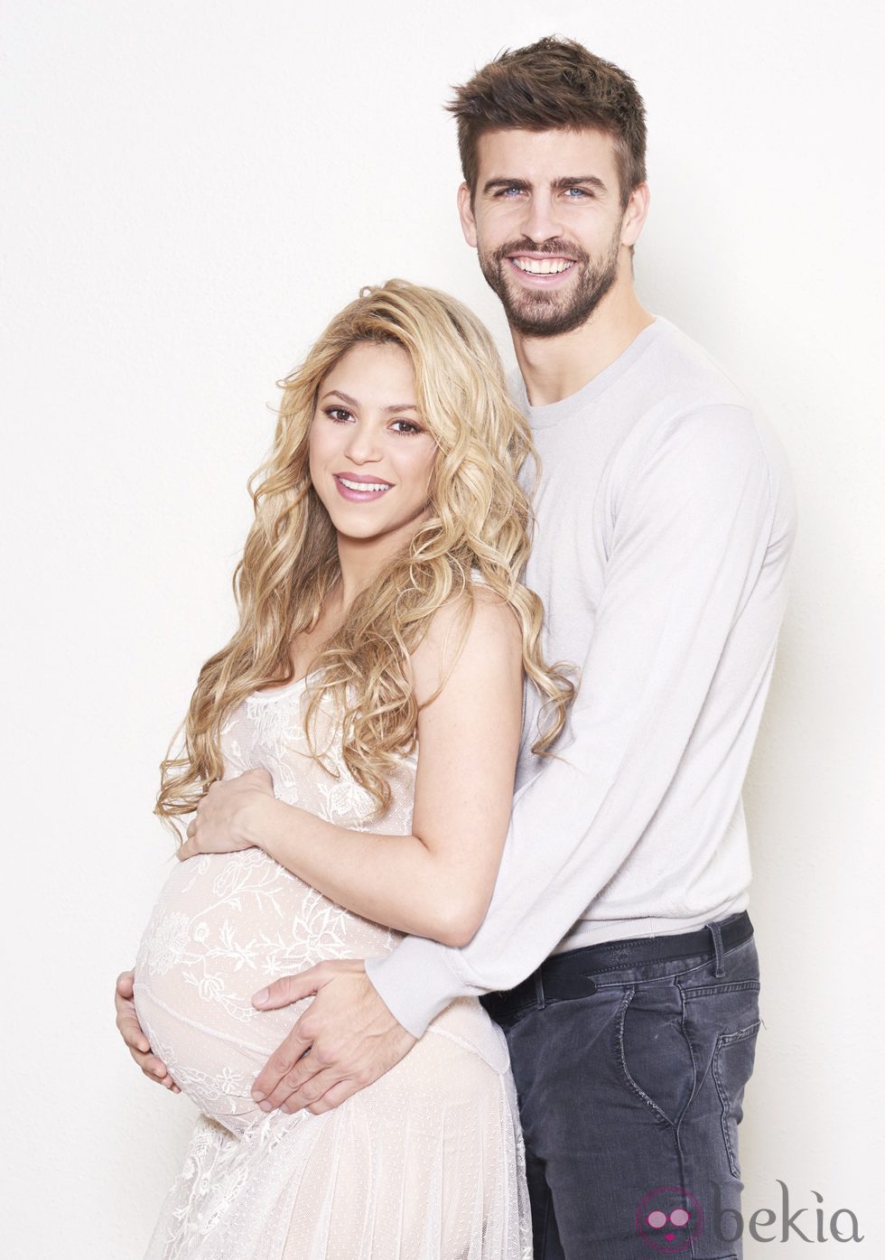 Shakira muestra su embarazo junto a Gerard Piqué antes de tener a su segundo hijo