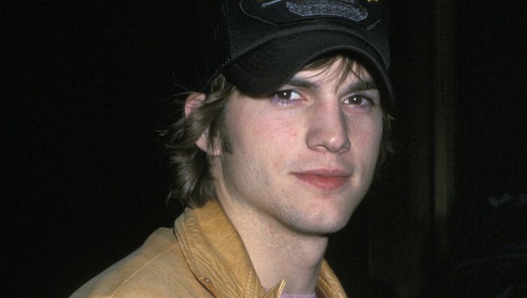 Ashton Kutcher en la fiesta 'Saturday Night Live' de 2001