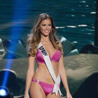 Desiré Cordero desfilando en bikini en la gala previa a la final de Miss Universo 2015