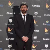 Alberto Rodríguez en la alfombra roja de los Premios Feroz 2015