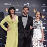 Yolanda Ramos, María León y Paco León en la alfombra roja de los Premios Feroz 2015