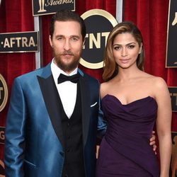 Matthew McConaughey y Camila Alves en la alfombra roja de los Screen Actors Guild Awards 2015