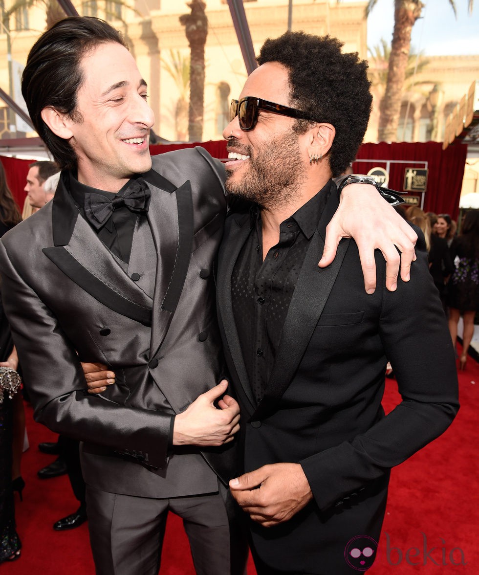 Adrien Brody y Lenny Kravitz en la alfombra roja de los Screen Actors Guild Awards 2015