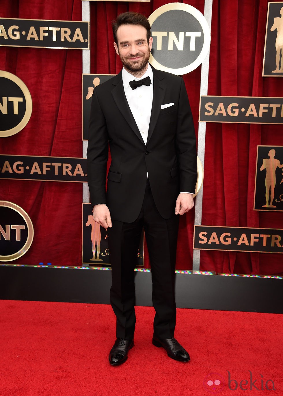 Charlie Cox en la lafombra roja de los Screen Actors Guild Awards 2015