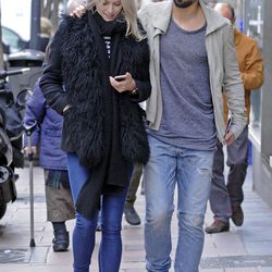 Sami Khedira y Lena Gercke disfrutan de un paseo por las calles de Madrid
