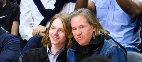 Val Kilmer asiste a un partido de baloncesto con su hijo Jack Kilmer