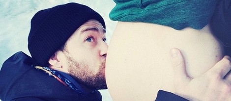 Justin Timberlake besa la tripa de embarazada de Jessica Biel