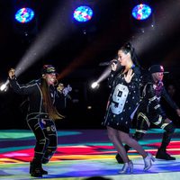 Katy Perry con Missy Elliott durante su actuación en la Super Bowl 2015