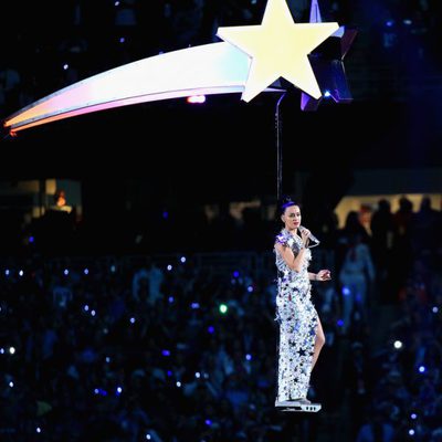 Katy Perry actuando en el descanso de la Super Bowl 2015