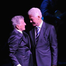 Bill Clinton y Tony Bennett en el 85 cumpleaños de Tony Bennett