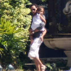 Marc Anthony con su hija Emme en brazos en su 43 cumpleaños