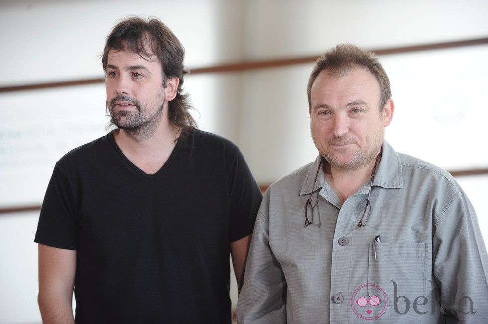 Isaki Lacuesta y Miquel Barceló en la presentación de 'Los pasos dobles' en el Festival de San Sebastián