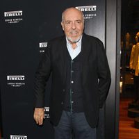 Elio Fiorucci en la inauguración de la tienda Pirelli en Milán