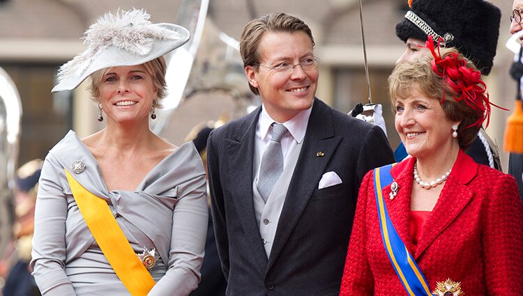 Los Príncipes Laurentina, Constantino y Margarita de Holanda en la apertura del parlamento