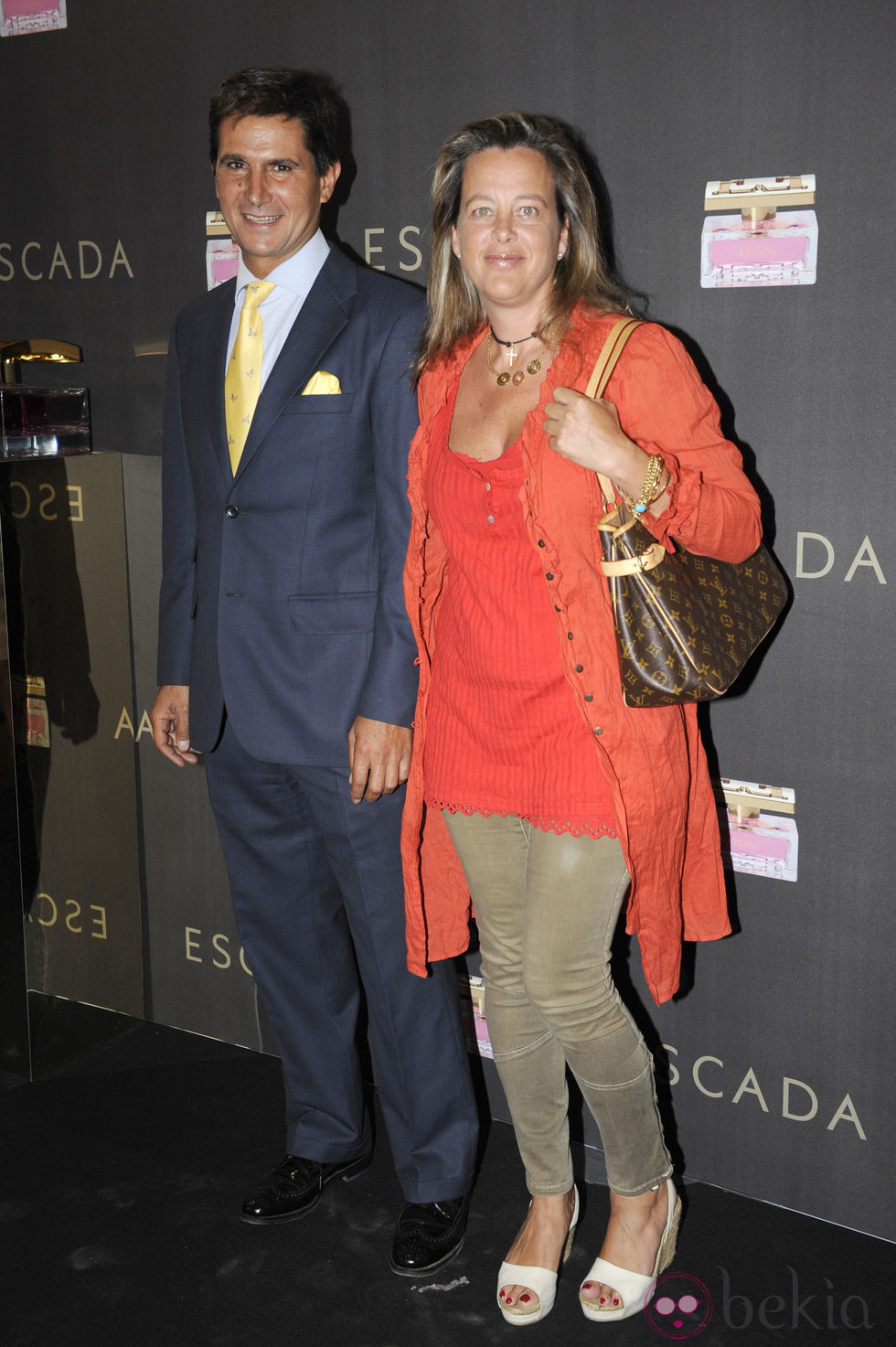 Alejo Martínez Bordiú y su mujer Patricia Carulla en la fiesta de inauguración de la tienda Escada en Barcelona